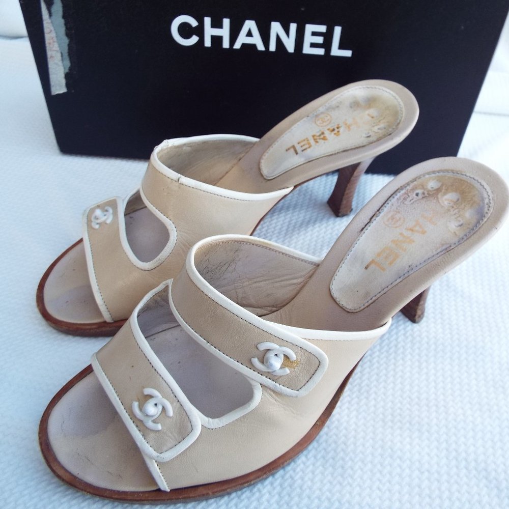 Chanel Vintage CC Turn Lock Accent Slip-On Sandals